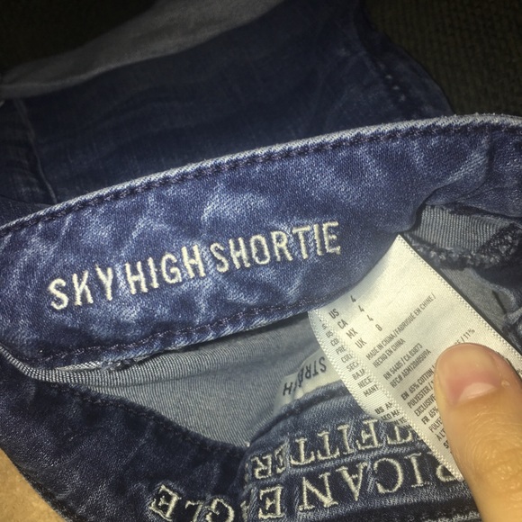 american eagle sky high rise jean shorts - Picture 4 of 4